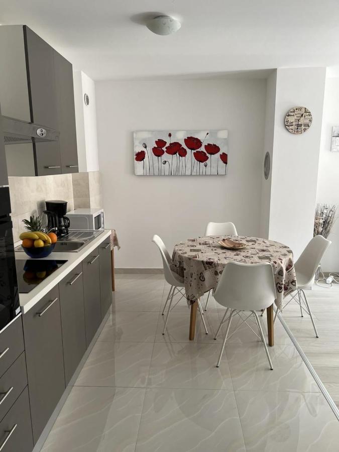 Pink Sky Apartma Pula