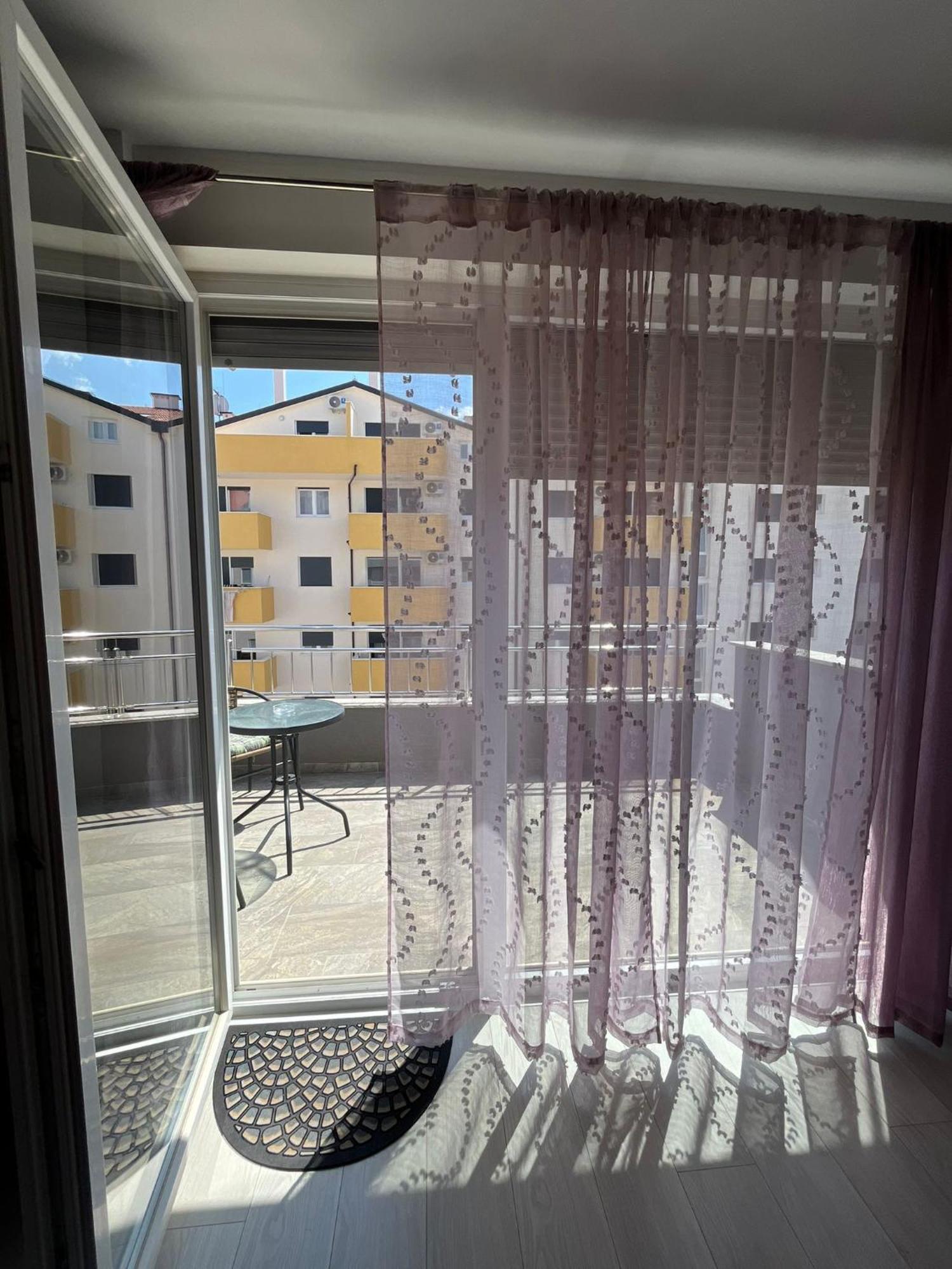 Pink Sky Apartma *